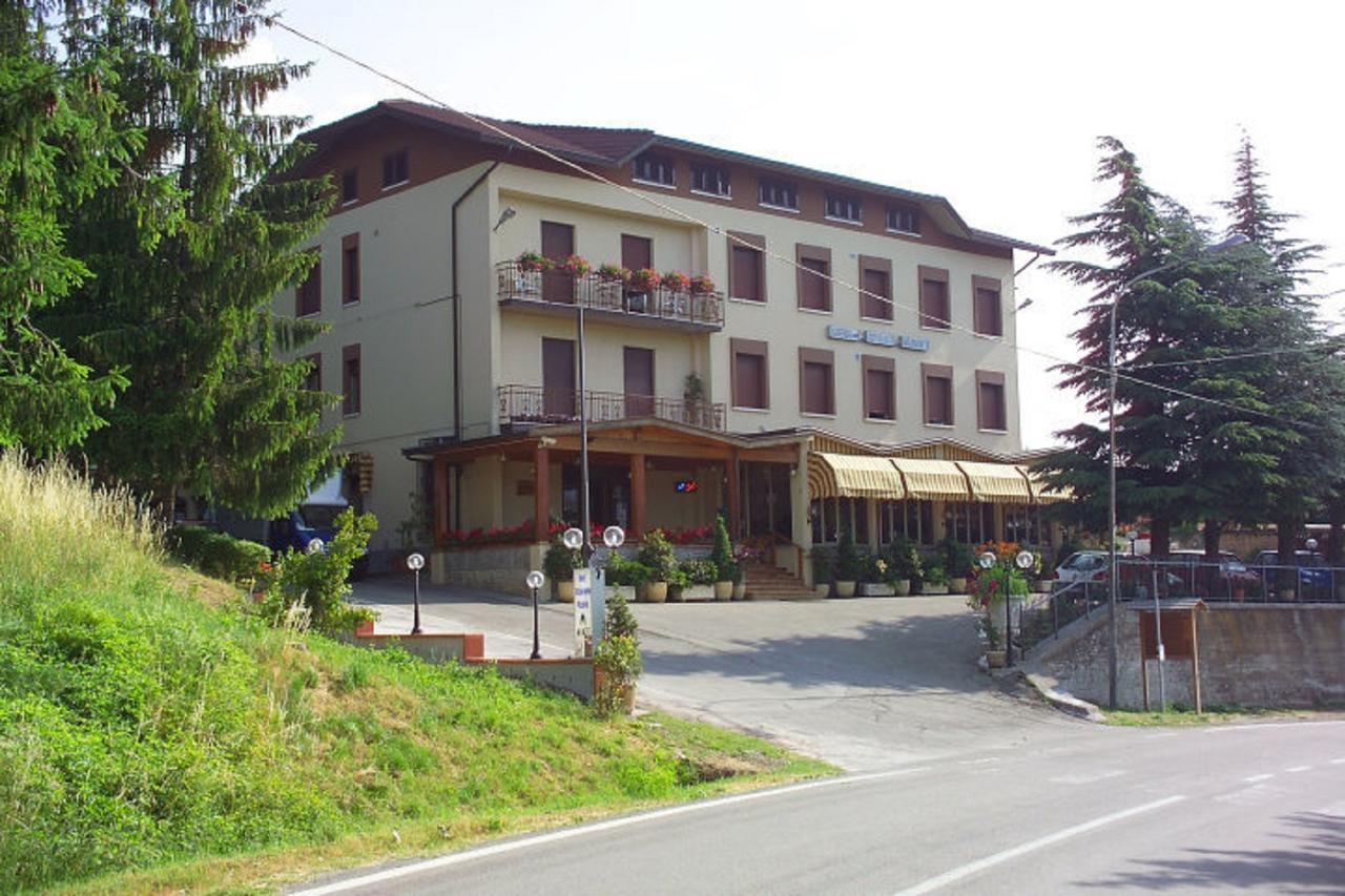 Albergo Ristorante Miramonti Toano Eksteriør billede